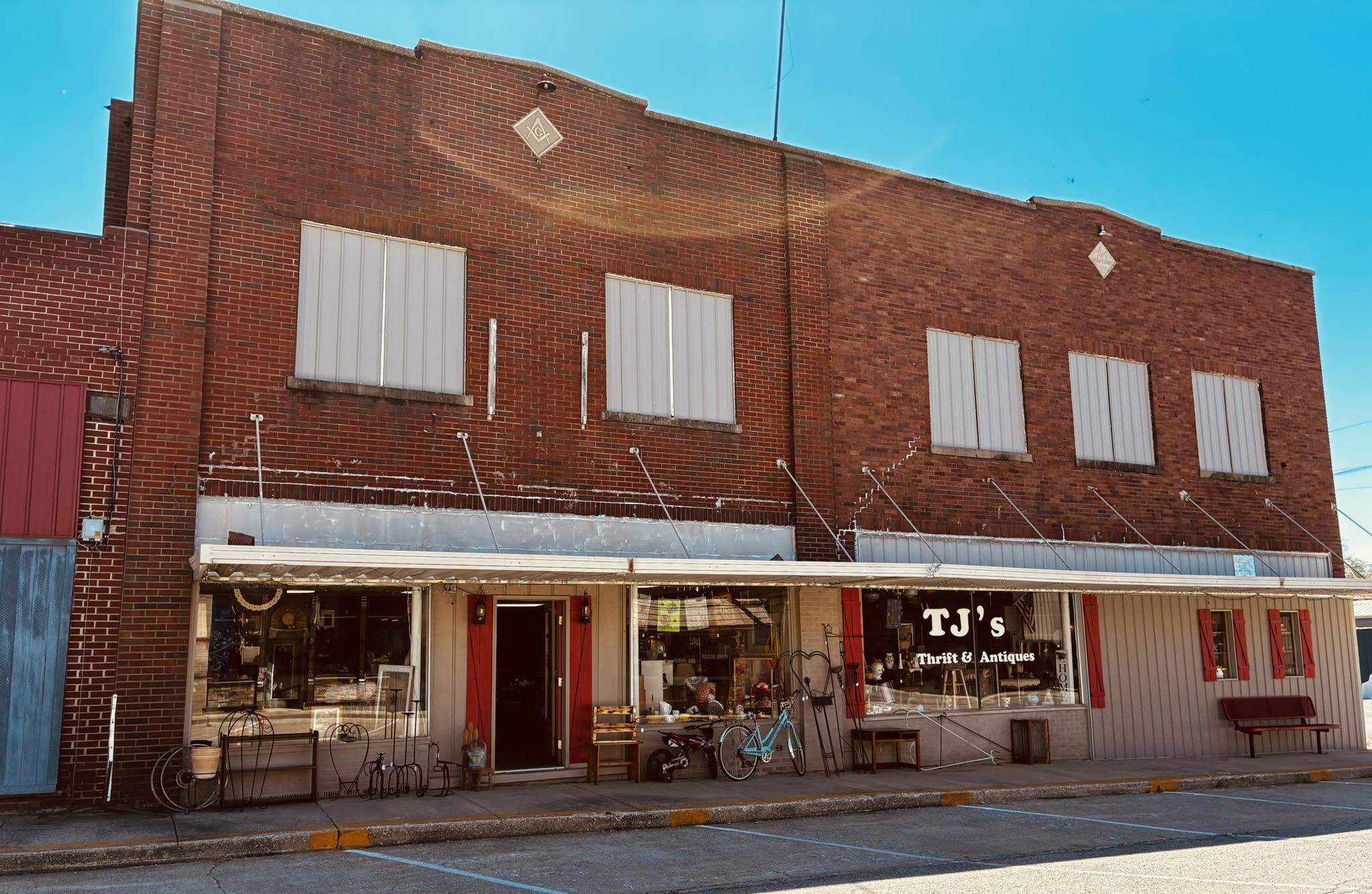 Tj's Thrift and Antiques